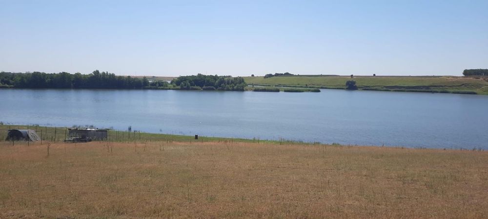 Teren intravilan cu iesire la Lac