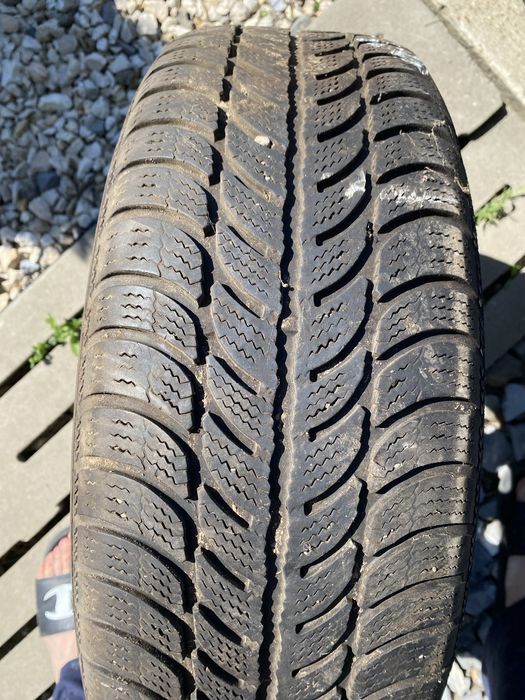 Vand janta tabla 5x100 de golf 4 cu anvelopa de iarna in stare foarte