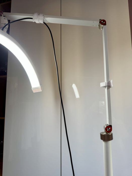 Lampa semiluna cu suport pentru telefon