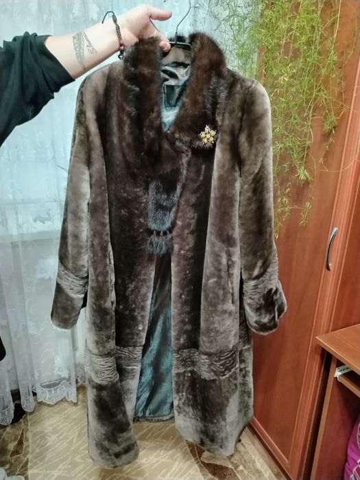 Продам шубу новую
