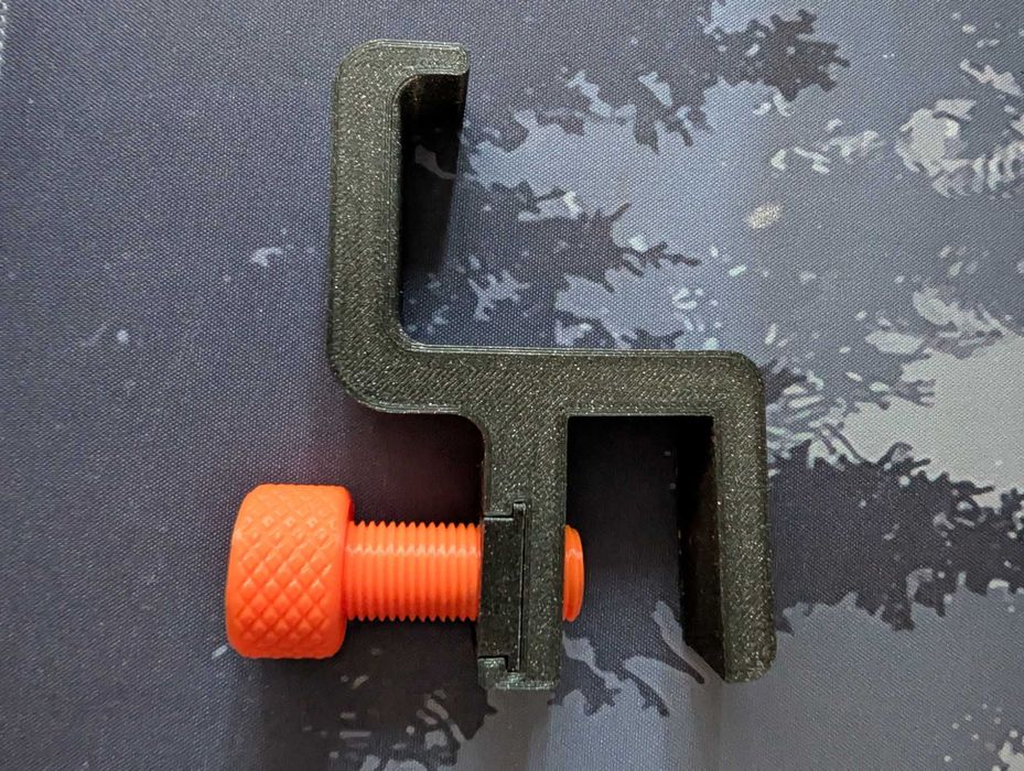 Suport căști cu prindere de birou