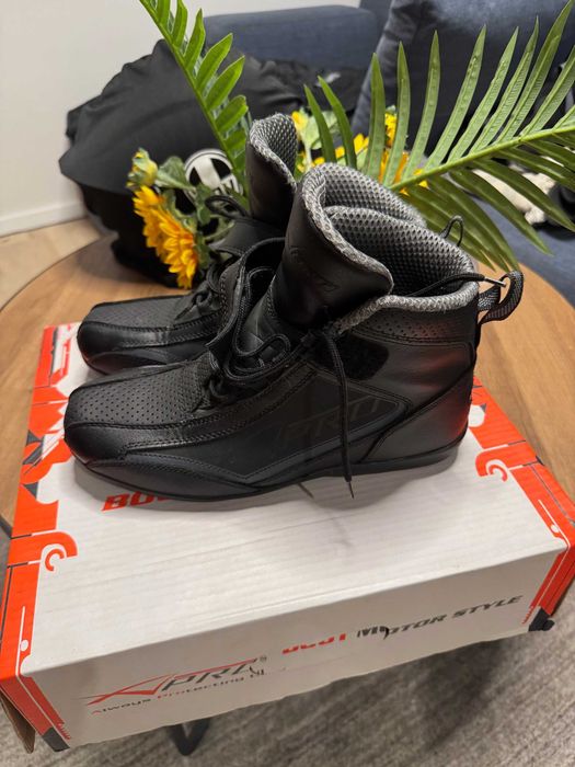 Боти за мотор A-PRO ROMA BLACK