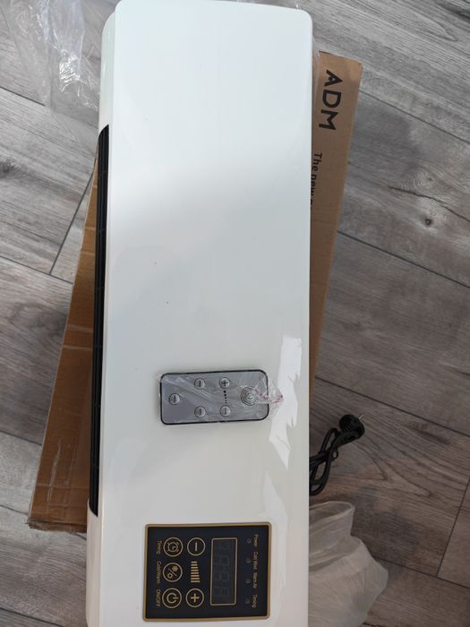 Vând unitate aer cald aer rece in cutie.