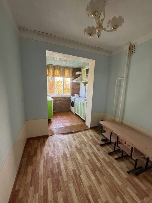 2 xonali kvartira sotiladi