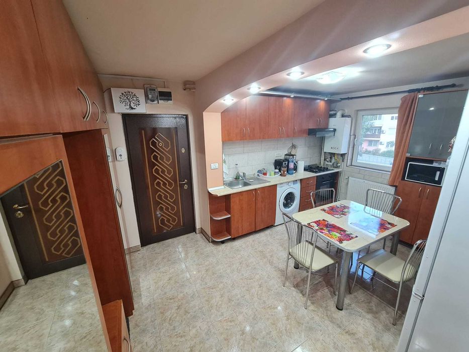 Inchiriez apartament 2 camere central