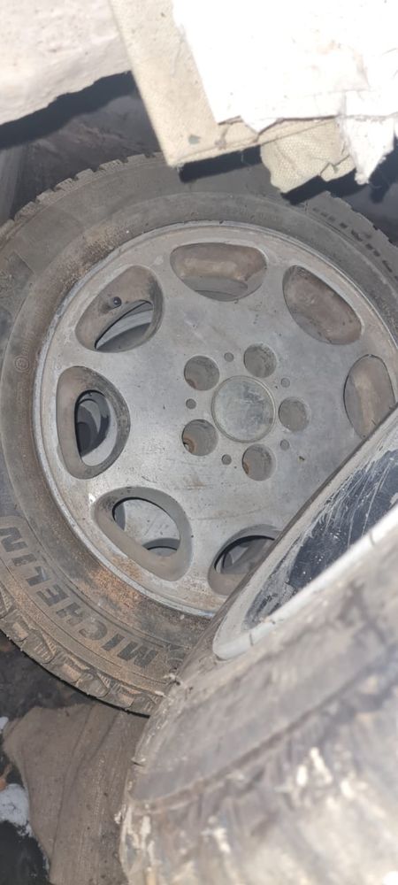 Продам шины michelin R15 195/60 с дисками
