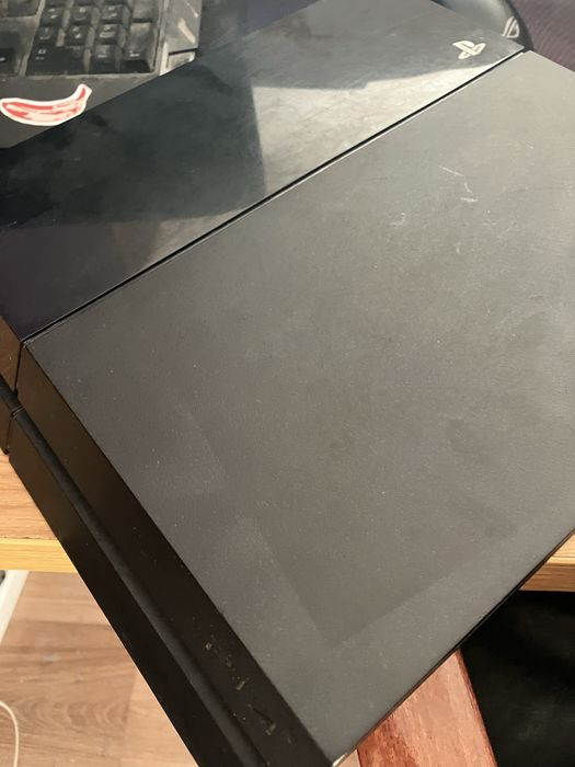 Продается PS4 Fat