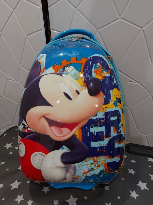 Продам детский чемодан