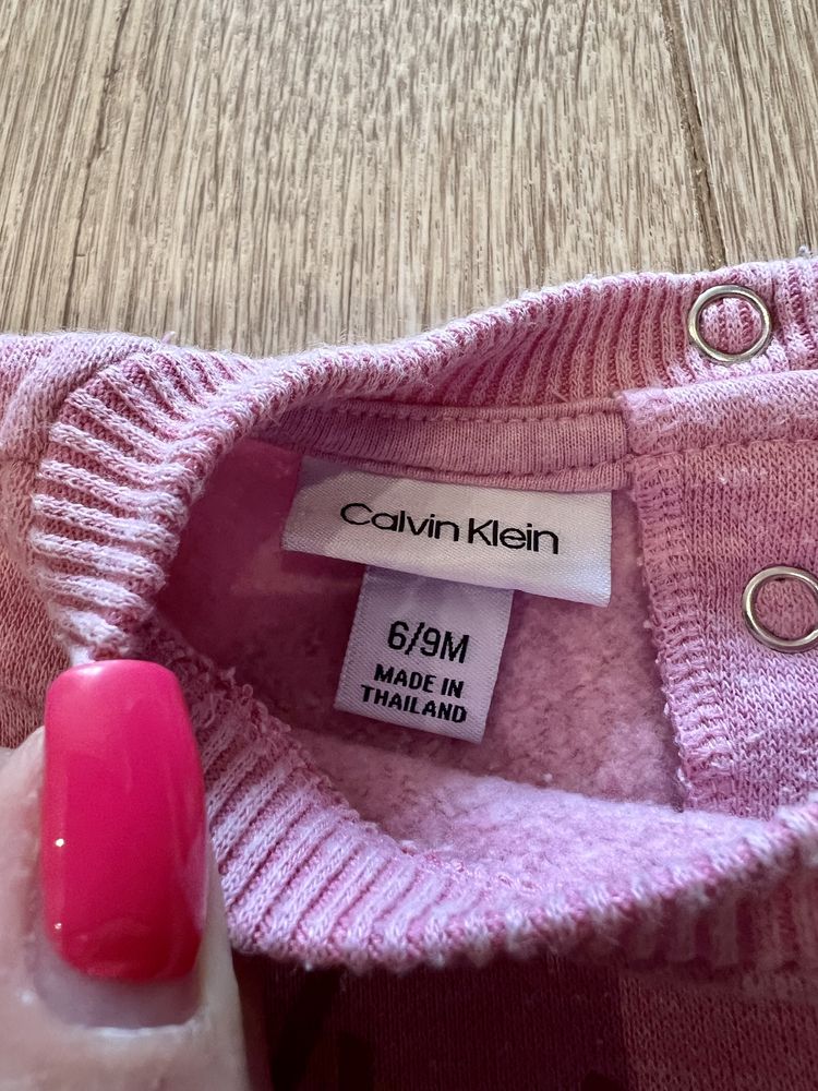 Костюм Calvin Klein оригинал на девочку 6-9 мес.