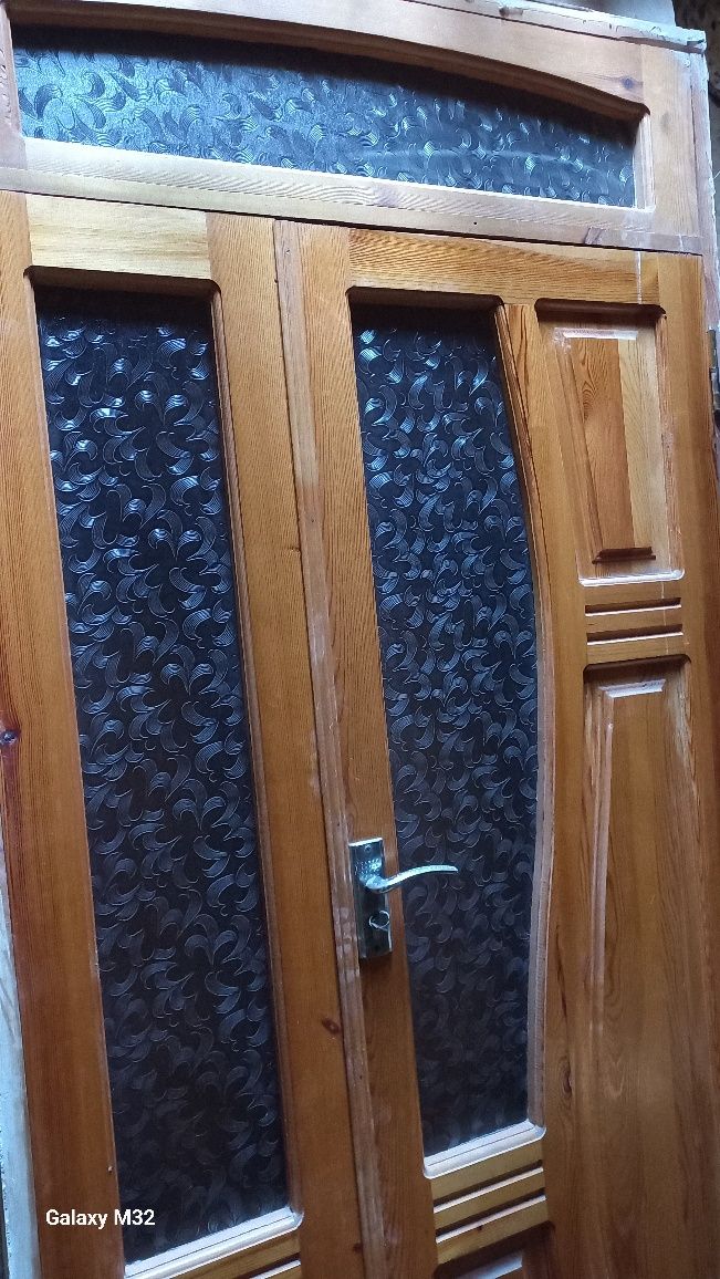 Taxta eshik va rom