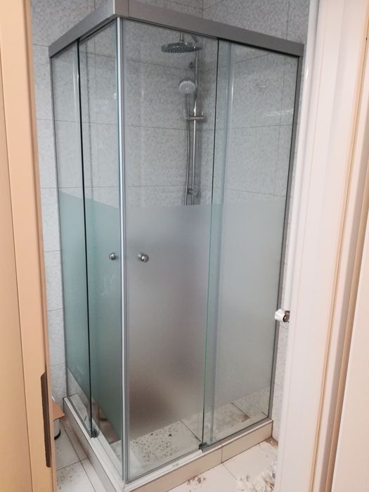 Cabine de dus din sticla