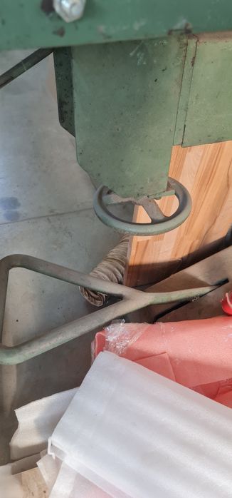 Utilaj de gaurit coloana, 380