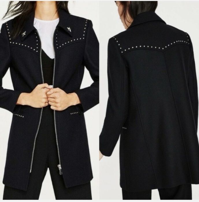 Vand  pardesiu Zara, nou, scurt, negru, cu tinte, XS