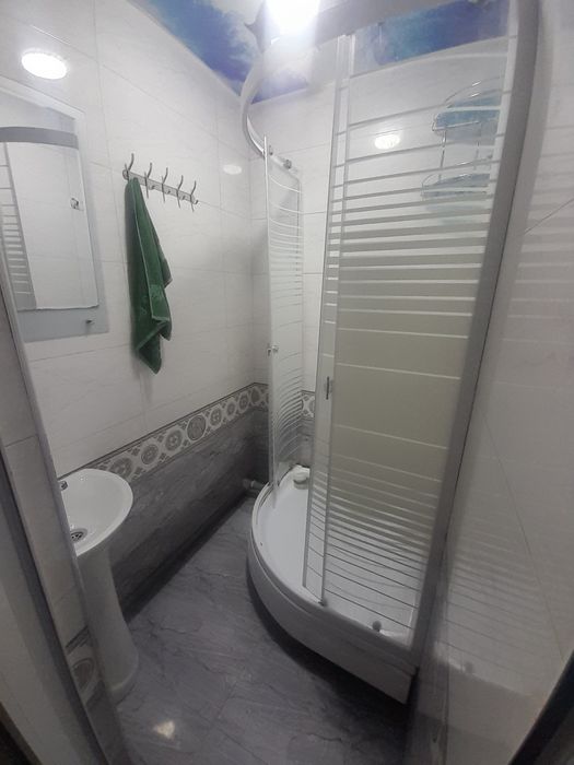 Шахарни марказида, Микраройонда 2 хонали квартира ижарага берилади.