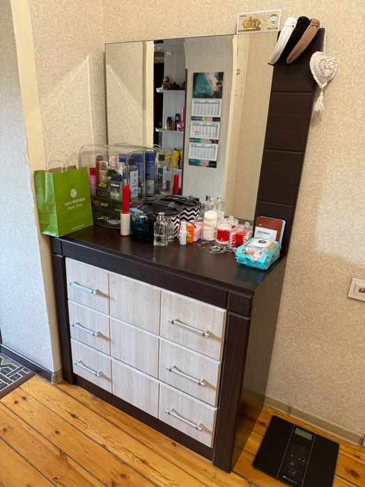 Продаётся спальный гарнитур