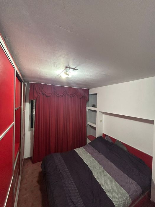 Închiriez apartament