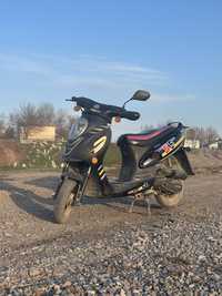 Продам скутер Yamaha