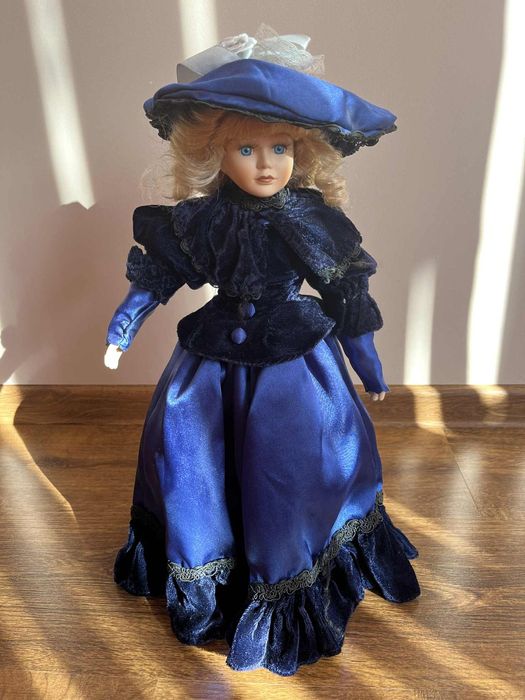 Оригинална кукла