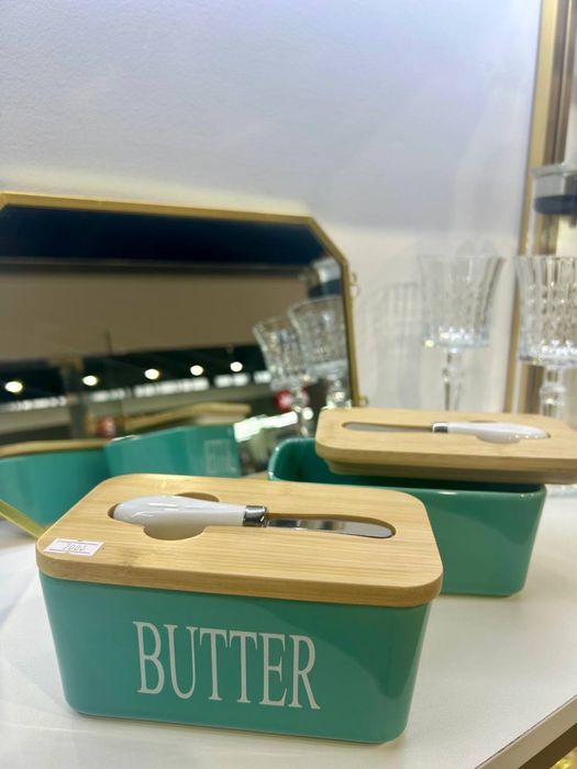 Маслёнка с крышкой и ножом