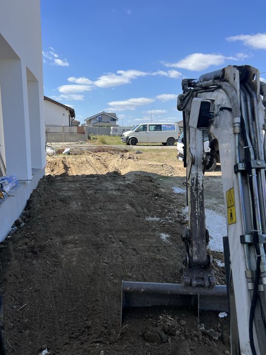 Inchiriez mini excavator 3 t