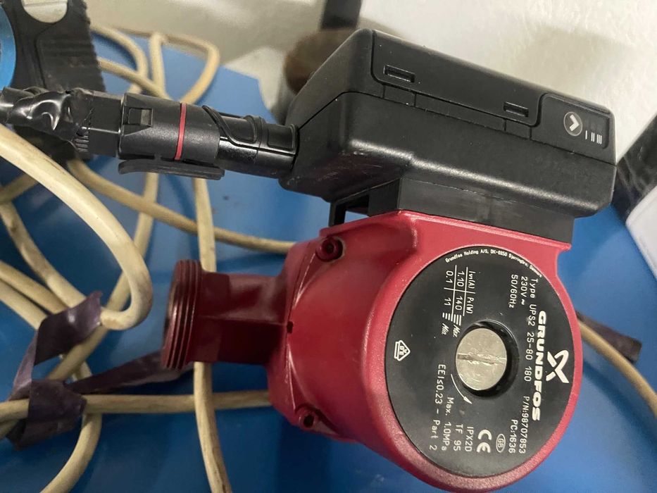 2 Pompe recirculare centrala termica. Pretul este pe bucata