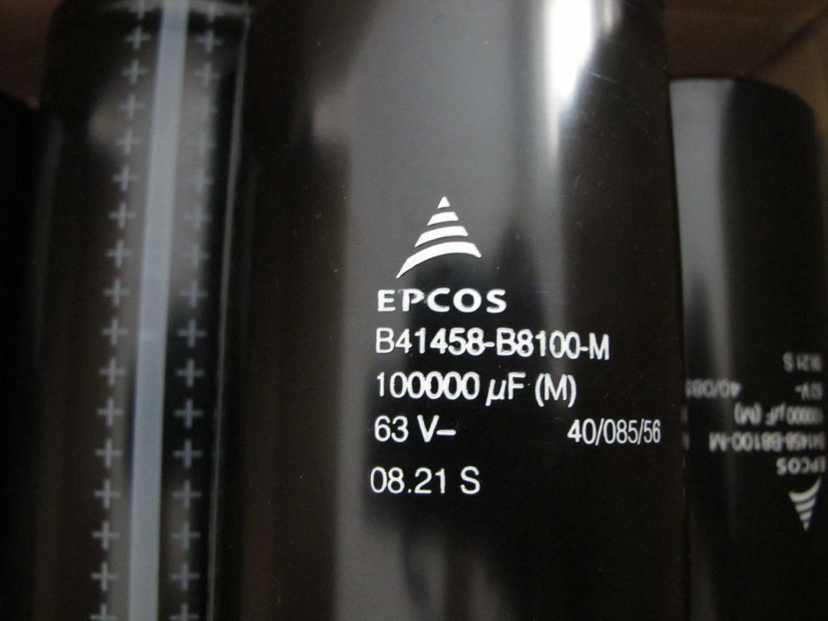 Condensatori 100.000 uf / 63v . Pereche , doar 2 buc . mai sunt .