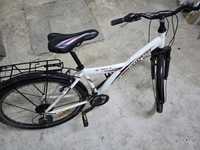 Bicicletă echipată shimano