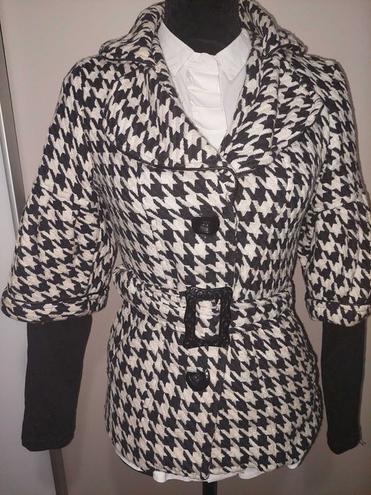 Palton alb negru stil carouri maneci clopot super elegant