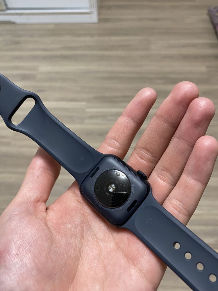 Продом часы Apple Watch SE