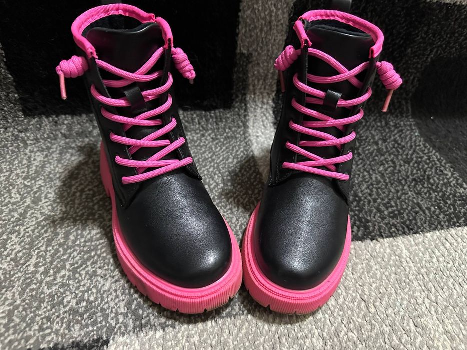 Зимние сапоги утепленые для девочки.