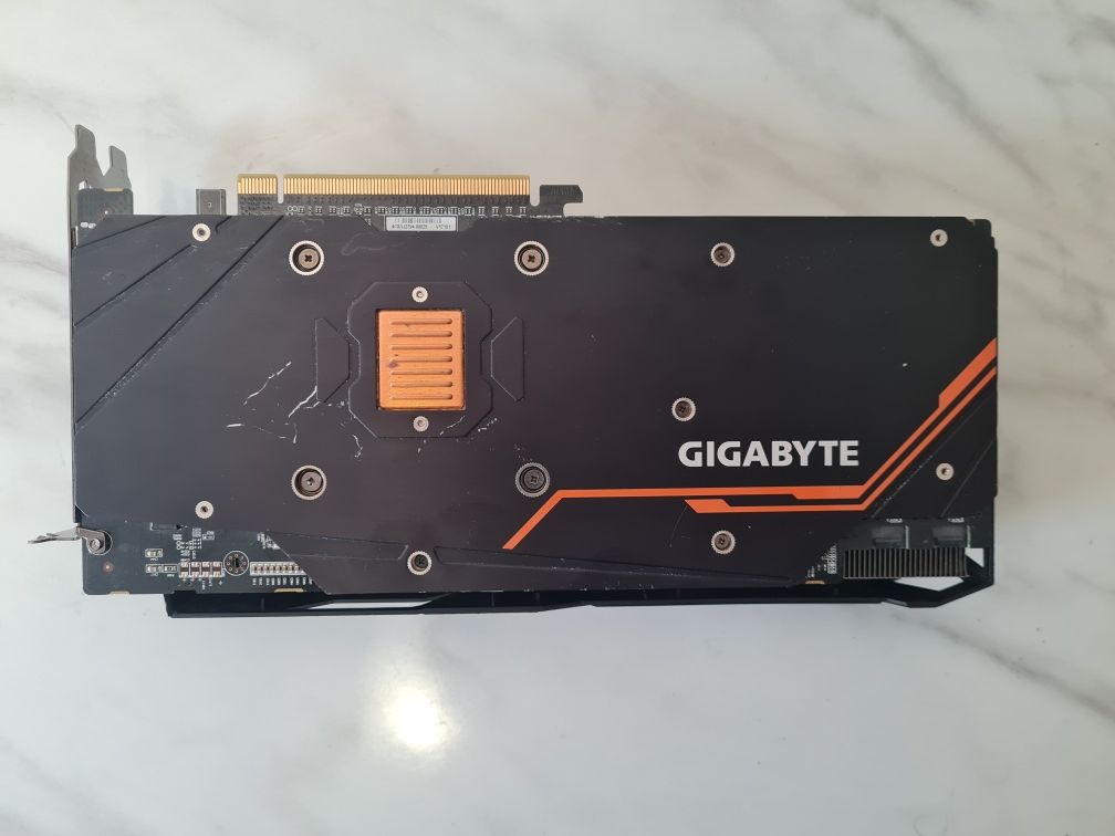 Placa video gaming Gigabyte RX Vega 64 8gb HBM2