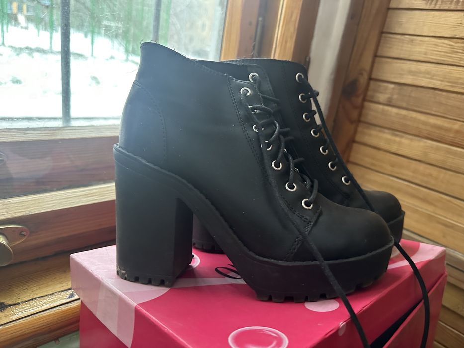 Ботинки на каблуке