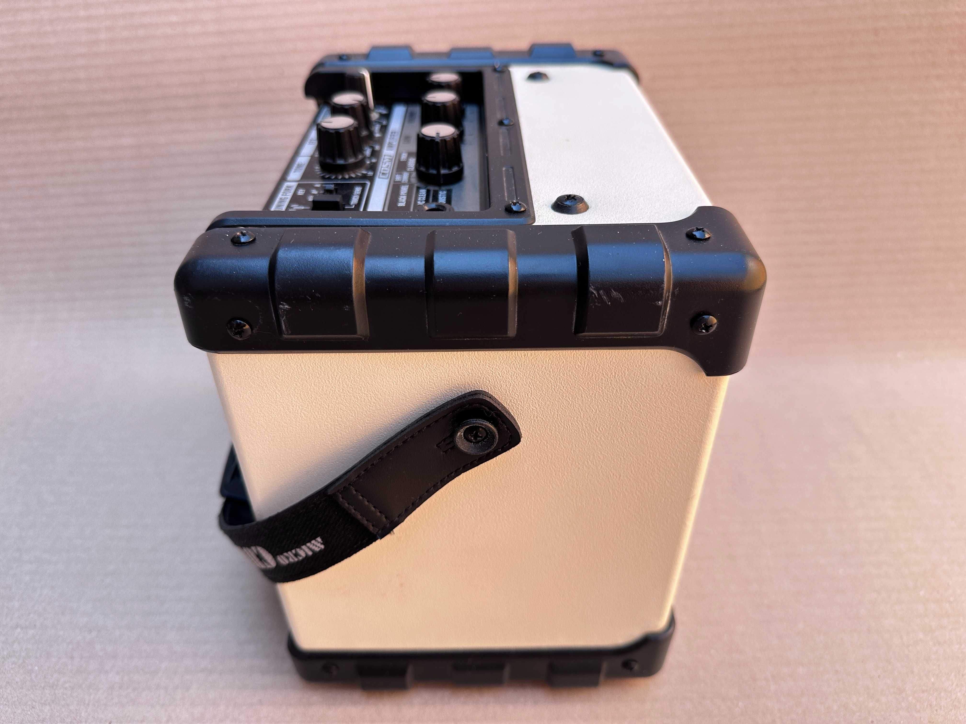 Amplificator chitara portabil Roland Micro Cube 5"