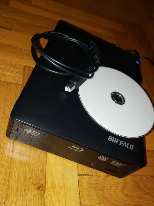 Buffalo BR-X816U2-unitatea externă de scriere Blu-ray , DVD și CD-uri.