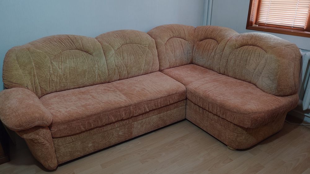 Продавам Ъглов диван