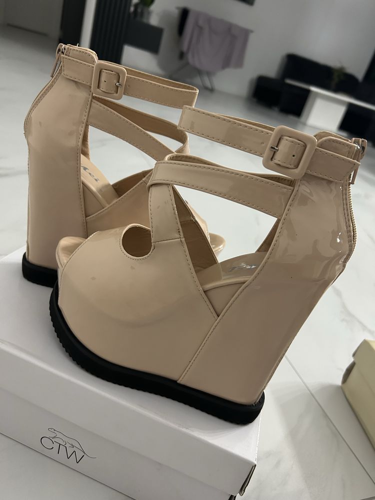 Sandale cu platforma nr 38