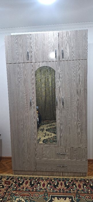 Шифоньер срочно продам