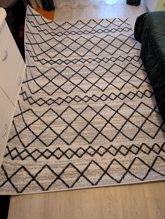 Set 3 covoare – model geometric modern – stare excelentă