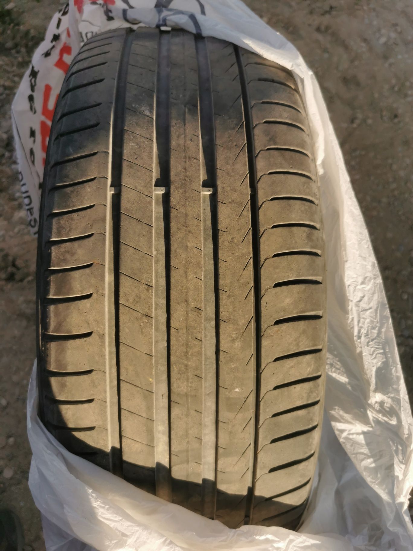 225/55 r18 pirelli