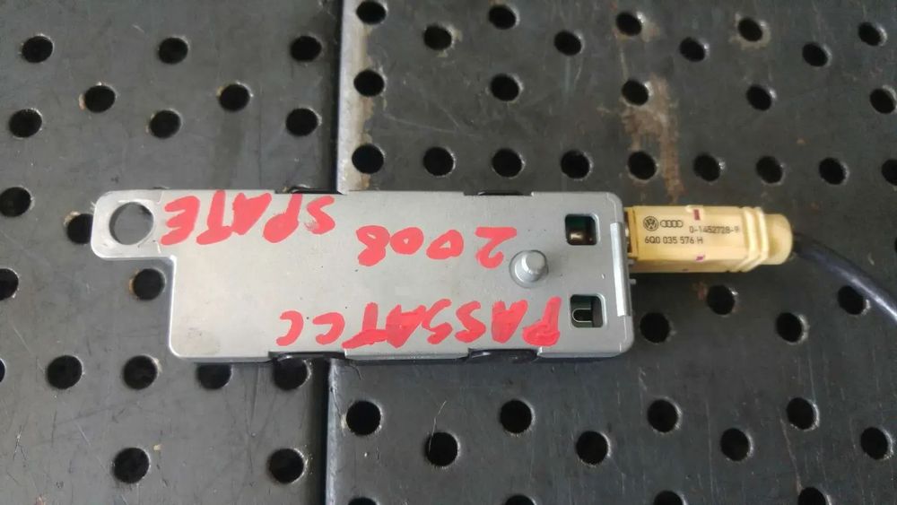 Amplificator antena vw passat cc 3c8035552a 920097102