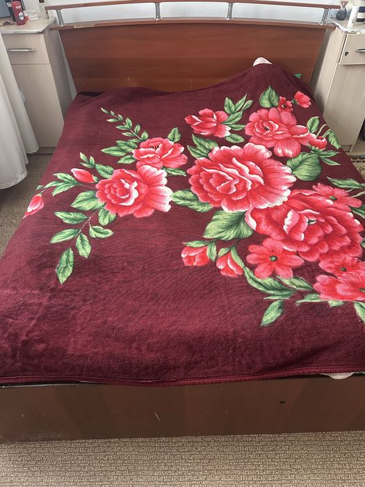 Отдам кровать двухспальная бесплатно самовывоз