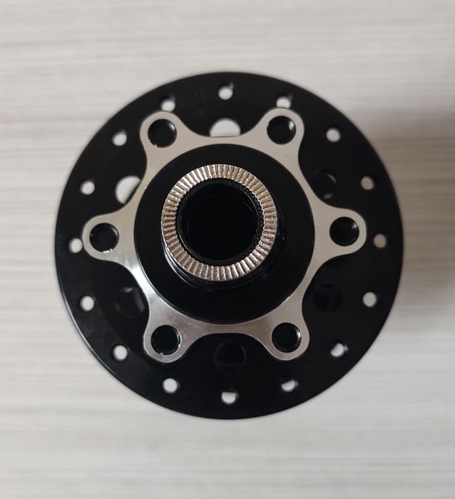 Задна главина Novatec 12/148мм. Нова.