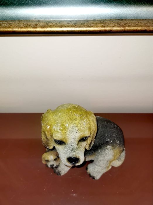 Антикварна фигура на куче Бийгъл много реалистичен модел смола 15х15см