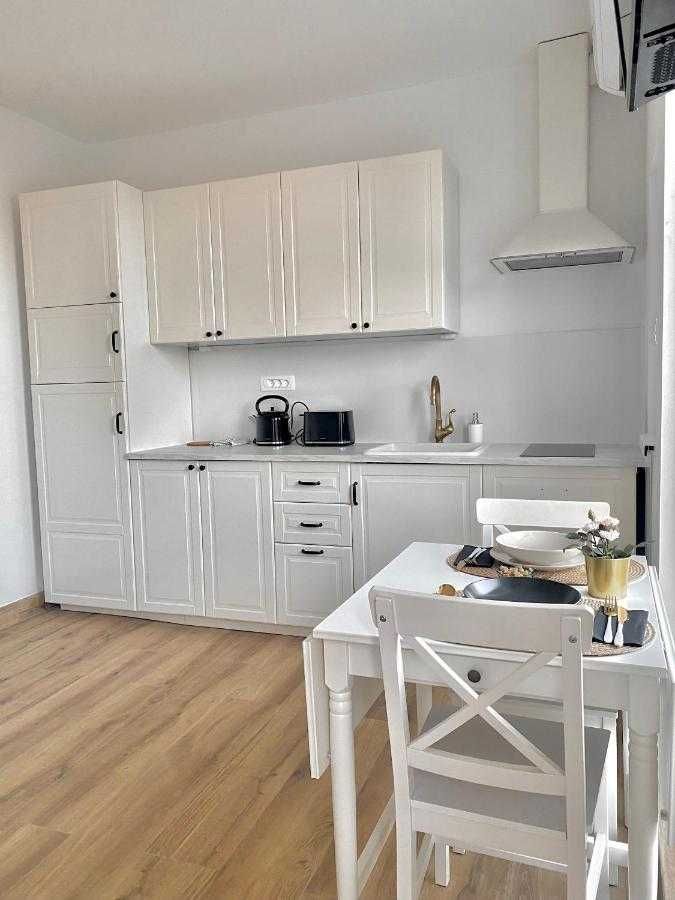 Дава се под наем Двустаен апартамент в София, Бъкстон - 65 кв.м за 433.5 € - Снимка #2