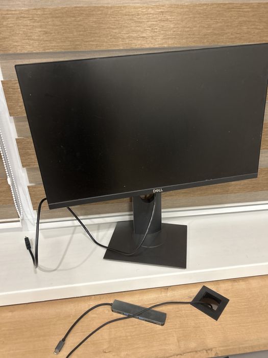 Монитор Dell 2019
