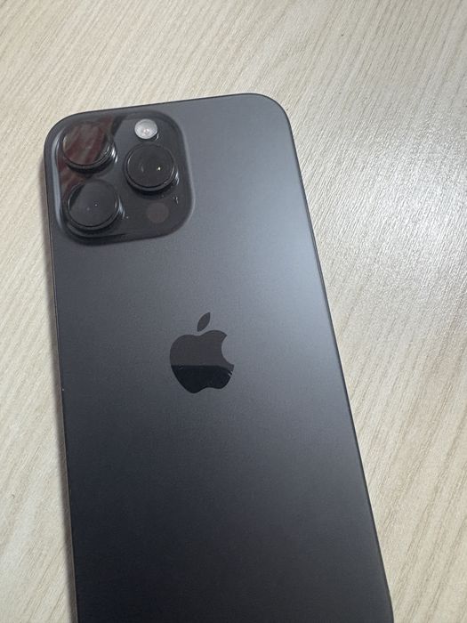 Vand iphone 16 pro max ca nou