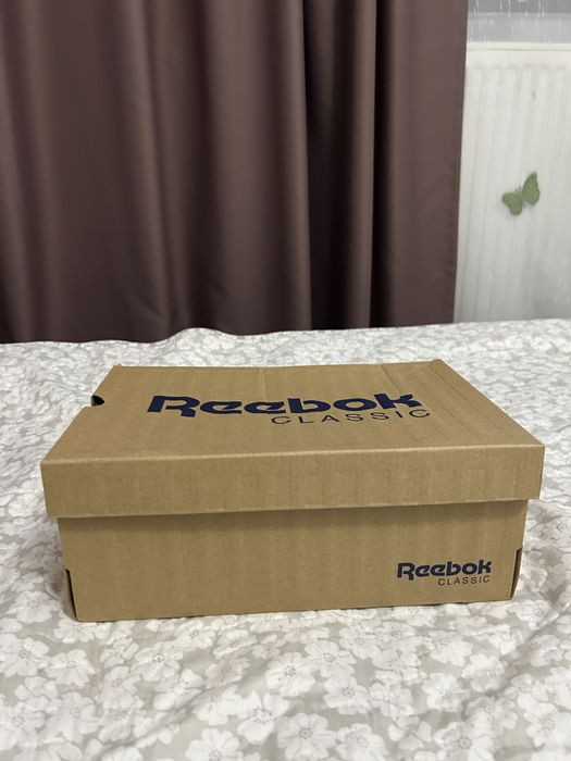Vand adidasi reebok