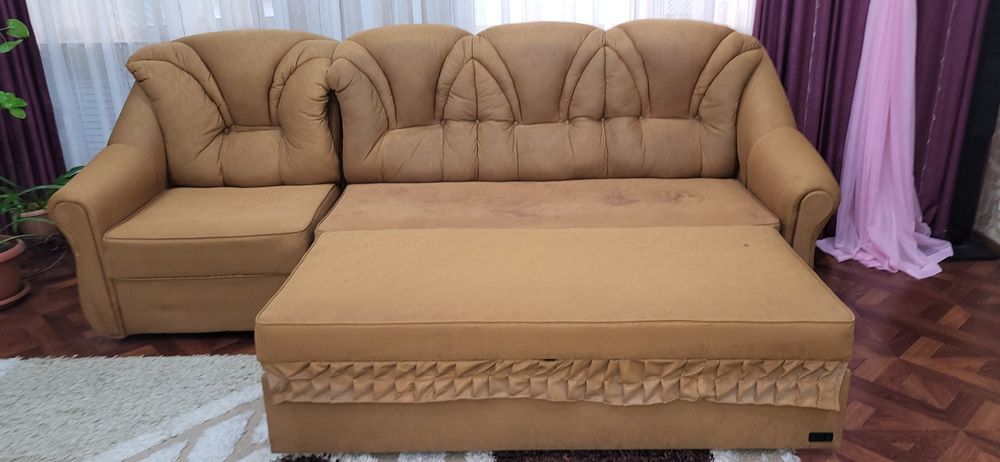 Диван с креслом и уголком
