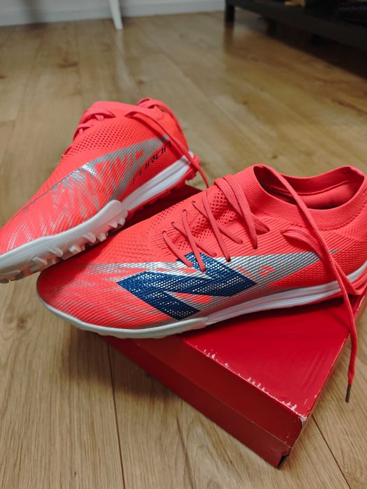 NEW BALANCE FURON V8 ELITE TURF . Чисто нови не използвани.