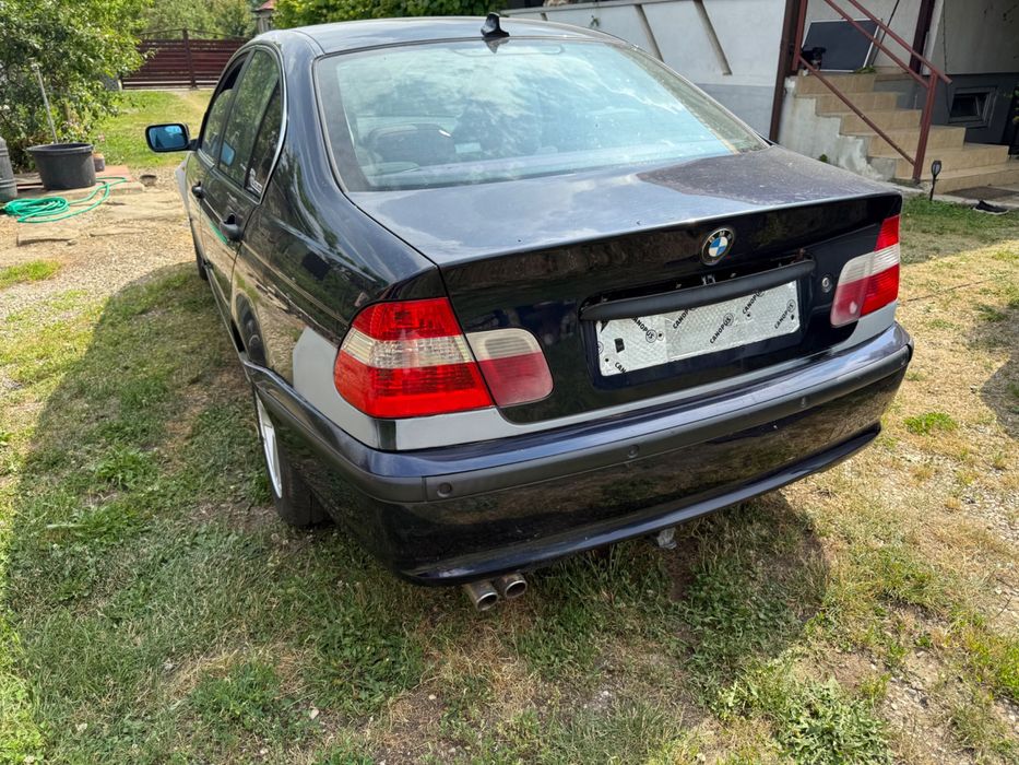 Vând BMW e46 . 2.2 benzină .1200 de euro ! Ultimul preț! Nu e înscris.